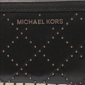 👛 Michael Kors Studded Wallet 👛
